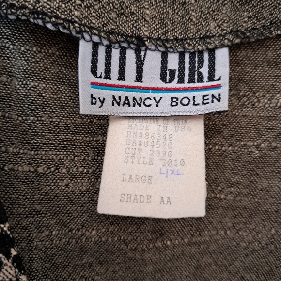 Unique Vest - Picture 8 of 8